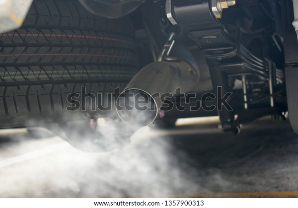  exhaust pipe and\
smoke