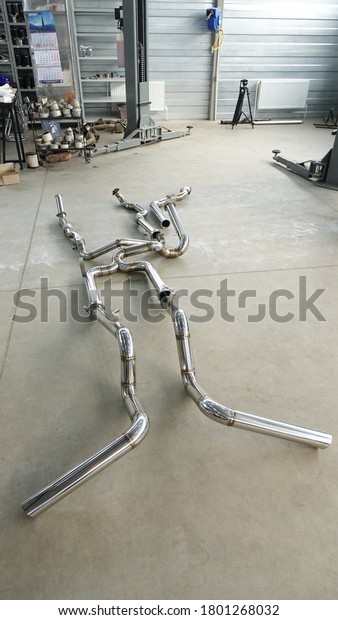 exhaust pipes for a\
performance race car