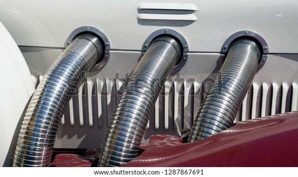 Exhaust system of\
oldtimer