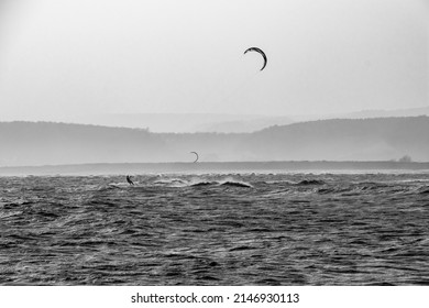 Exmouth, Devon, UK - March 22 2022: Kite Surfers On The Beach At Exmouth