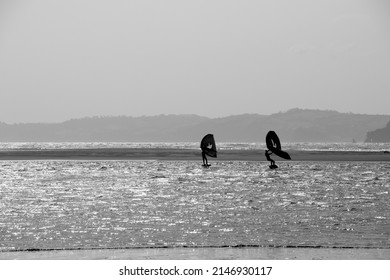 Exmouth, Devon, UK - March 22 2022: Kite Surfers On The Beach At Exmouth