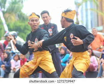 Exotic pictures from the Mahakam Festival. This event was held in Samarinda City, East Kalimantan or East Kalimantan, Indonesia, November 5, 2017.