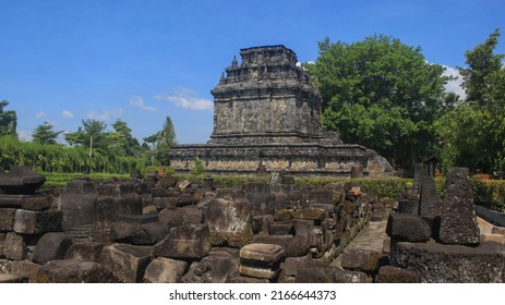 The exoticism of Mendut Temple in Indonesia with a beautiful blue sky background, is a Buddhist temple.
Mendut Temple was founded during the reign of King Indra of the Syailendra dynasty.

