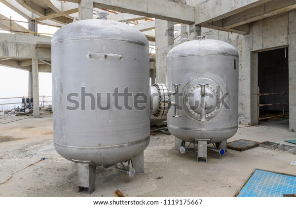 expansion tank
for water pressure with a water pump

