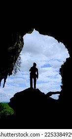 explore the cave of karst