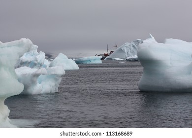  Exploring Antarctica