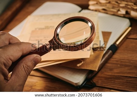 Exploring antique documents through the magnifying glass
