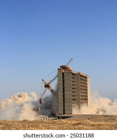 Explosion demolishing a city building