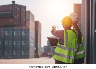 export management team is inspecting the containers. to manage the export of goods to foreign countries, Lagre cargo shipment 