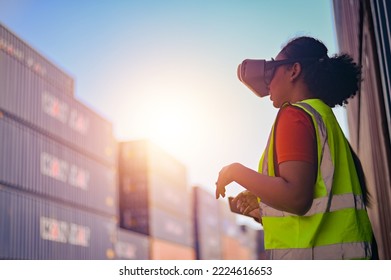 export management team is inspecting the containers. to manage the export of goods to foreign countries, Lager cargo shipment