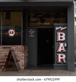 Exterior Of The Entrance To The Vieni Vieni Lucky Spot Bar In San Francisco, California, USA On December 1, 2014.