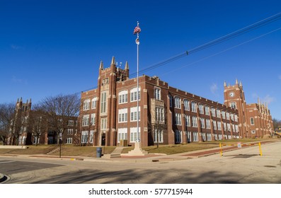 Exterior Lasalle Peru Township High School Stock Photo 577715944 ...