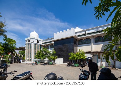 Exterior of Rahmat mosque (Masjid Rahmat) at Kembang Kuning street, Darmo Wonokromo, Surabaya East Java Indonesia. Taken on November 17th, 2018.
