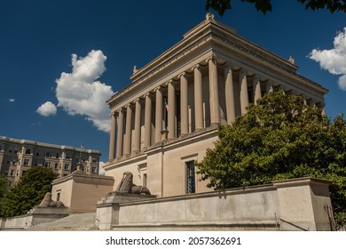 Aussicht auf das Haus des Tempels; ein Masonischer Tempel in Washington, D.C. an sonnigem Sommertag mit blauem Himmel
