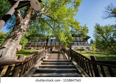 Lake Mcdonald Lodge Images Stock Photos Vectors Shutterstock