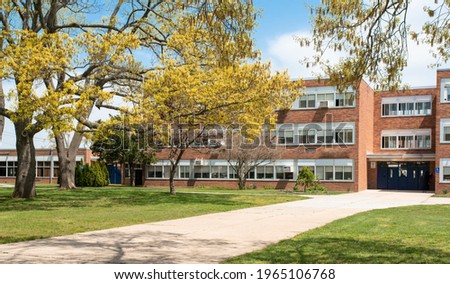 Exterior view of a typical American school