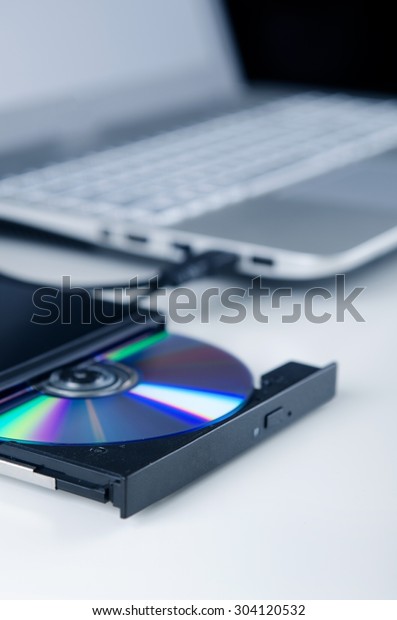 External optical disc writer. Compact device\
connected via USB port. CD, DVD backup\
data.