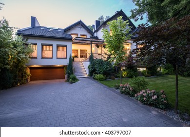 108,091 White mansion Images, Stock Photos & Vectors | Shutterstock