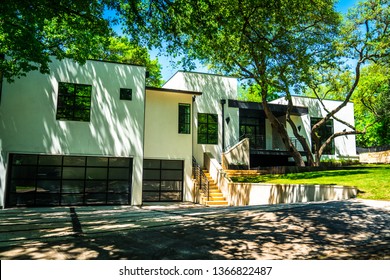 Extremely Modern House , Real Estate Mansion And Luxury Living In The Hills Near Mount Bonnell In Austin , Texas , USA Amazing Modern Curb Appeal 