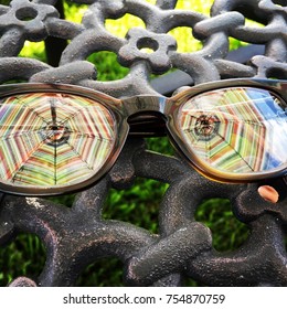 Eye glasses with reflection
