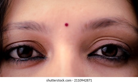 The Eyes Of A Lady Wearing A Bindi