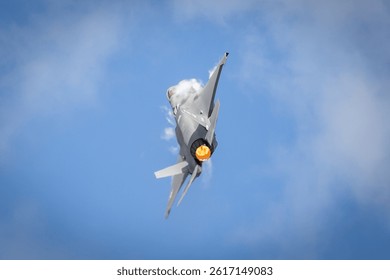 F-35 High G pull with after burner
