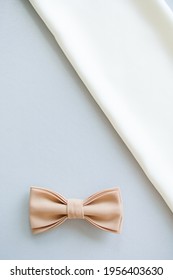 Fabric Men's Bow Tie And Napkin In Color