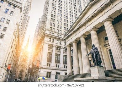 Facade of the Federal Hall with Washington Statue on the front, wall street, Manhattan, New York City