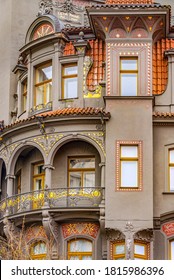 Facade Of House In Josefov, The Jewish District Is Home To Prague's Most Fashionable Fashion Labels. It Is Also The District Where You Will Find Czech Haute Couture. Praga, Mars 2016