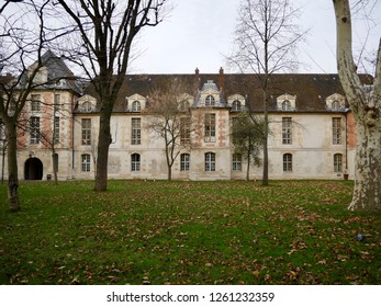 Facade Of The Saint-Louis Hospital, Architect Claude Vellefaux, Early 17th Century, View Of The Garden, In Winter