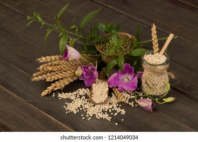 Face Mask With Barley, Mung Bean And Kariyat Green Leaves And Tree For Skin Treatment.