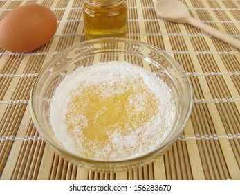 Face Mask With Honey, Egg Yolk And Powdered Milk