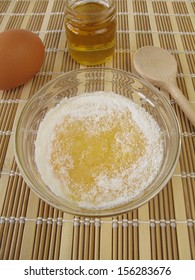 Face Mask With Honey, Egg Yolk And Powdered Milk