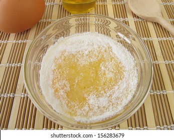 Face Mask With Honey, Egg Yolk And Powdered Milk