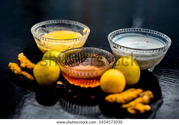 Turmeric lemon juice and honey mask