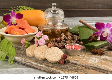 Face Mask With Papaya ,aloe Vera Gel And Rose Water ,spa Treatment.