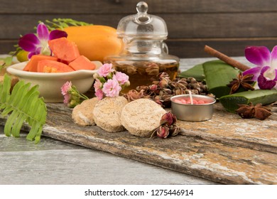 Face Mask With Papaya ,aloe Vera Gel And Rose Water ,spa Treatment.