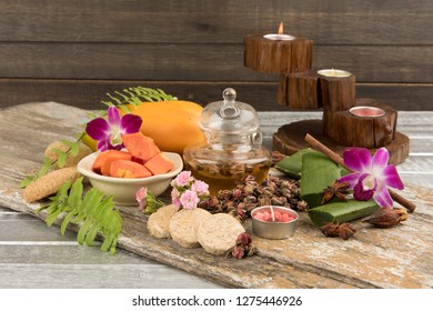 Face Mask With Papaya ,aloe Vera Gel And Rose Water ,spa Treatment.