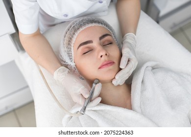 Face Skin Care. Close-up Of Woman Getting Facial Hydro Microdermabrasion Peeling Treatment At Cosmetic Beauty Spa Clinic. Hydra Vacuum Cleaner. Exfoliation, Rejuvenation And Hydratation. Cosmetology. - Powered by Shutterstock