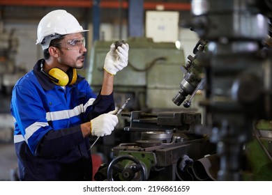 4,157 Man Checking Screw Images, Stock Photos & Vectors | Shutterstock