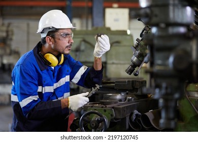 4,157 Man Checking Screw Images, Stock Photos & Vectors | Shutterstock