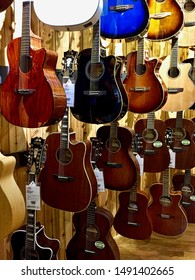 584 Guitar center store Images, Stock Photos & Vectors | Shutterstock