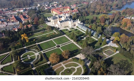 Castillo Fairytale en Lednice, República Checa. El paisaje cultural de Lednice-Valtice es Patrimonio de la Humanidad por la UNESCO	