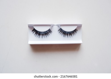 Fake Lashes To Make The Eyes Look Bigger And Open, Made Of Strands Of Hair Or Fiber.