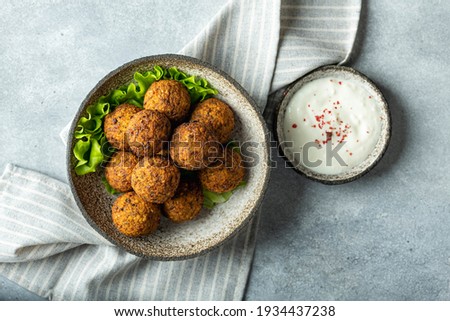 Similar – Foto Bild Falafel und Gemüse auf weißem Holzgrund