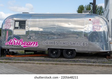 Falkirk, Scotland, UK: September 16th, 2022: An Airstream Yukon Caravan Trailer Converted As A Takeaway Food Outlet. 