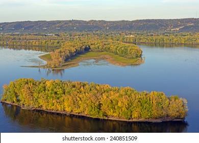 Fall On The Mississippi River