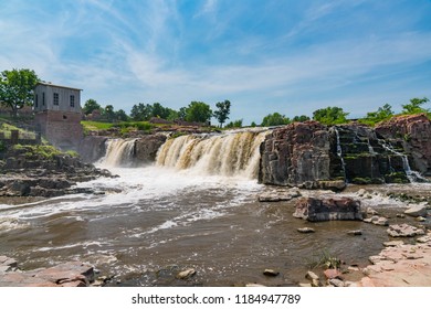 586 Sioux falls park Images, Stock Photos & Vectors | Shutterstock