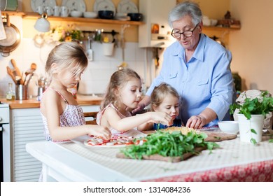 7,656 Grandmother And Child Cooking Images, Stock Photos & Vectors ...