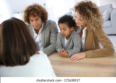 Family Meeting Real-estate Agent For Home Purchase